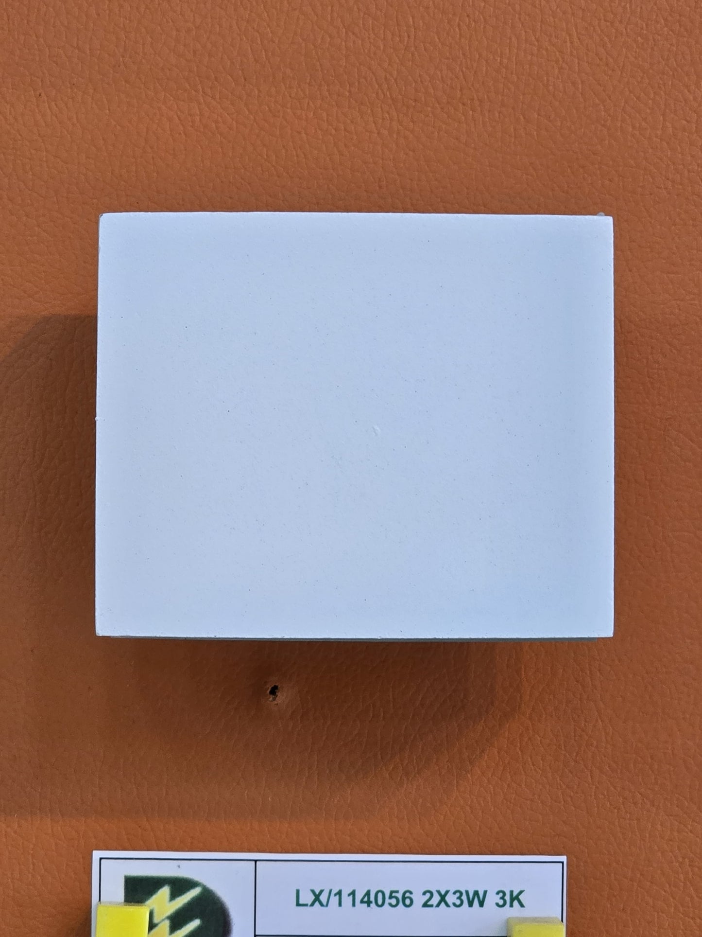 LX/114056 | مصباح لوماكس للأعلى والأسفل IP65 LED 2*3 واط - أبيض مطفي 3K