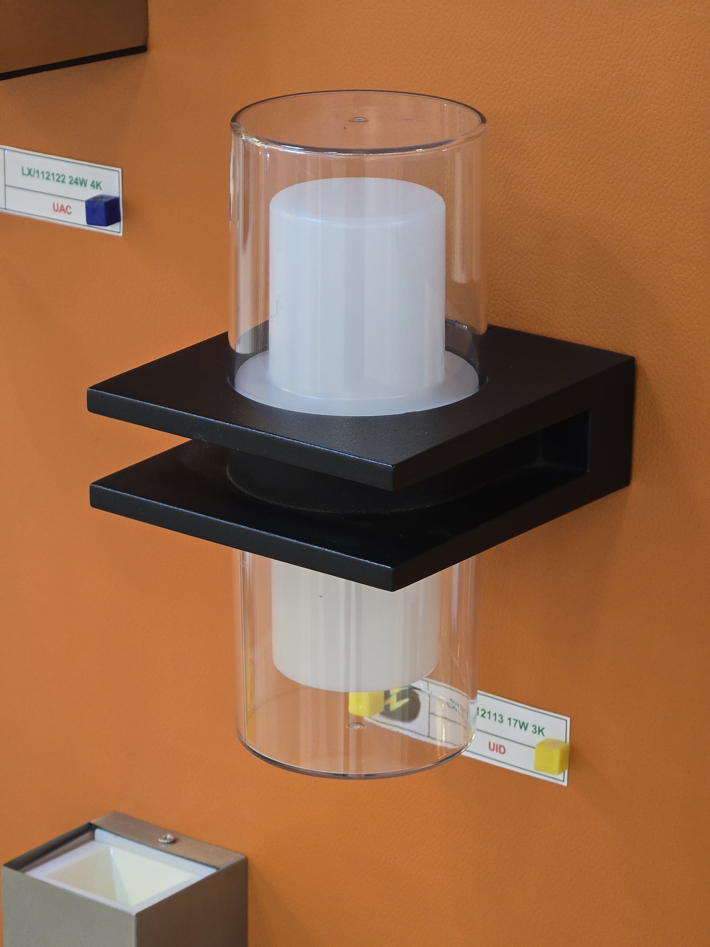 LX/112113 | LUMAX WALL LIGHT IP54 LED 17W - 3K MATT BLACK