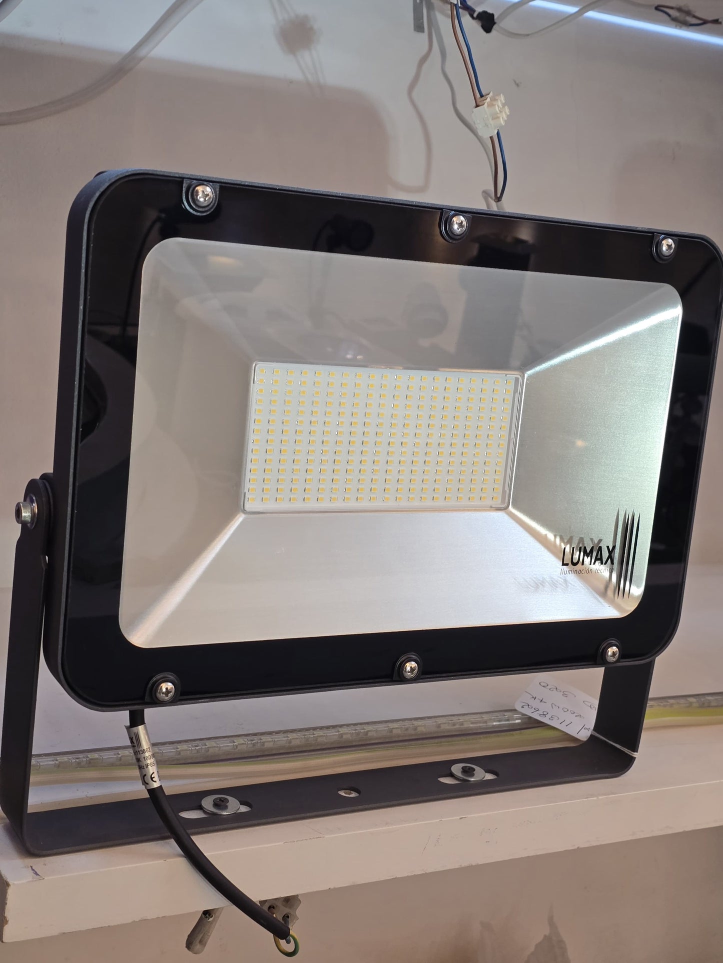 LX/113862 | LUMAX FLOOD LIGHT SMD LED 200W - SAND GREY