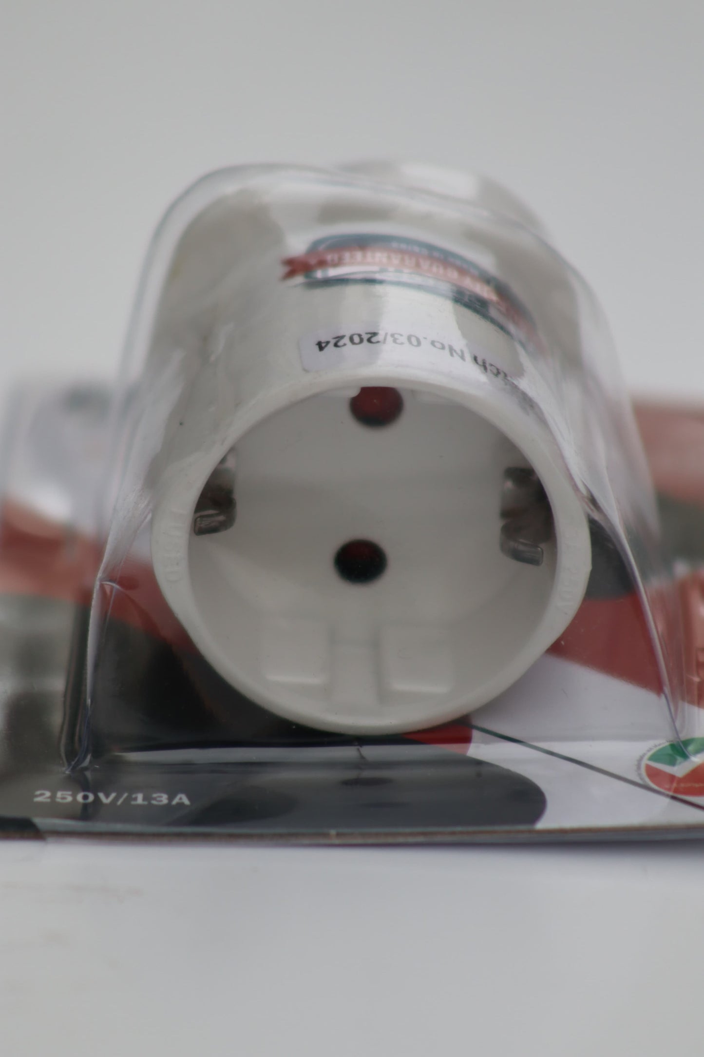 F/1511 | FIXON 13AMP UNIVERSAL ADAPTOR