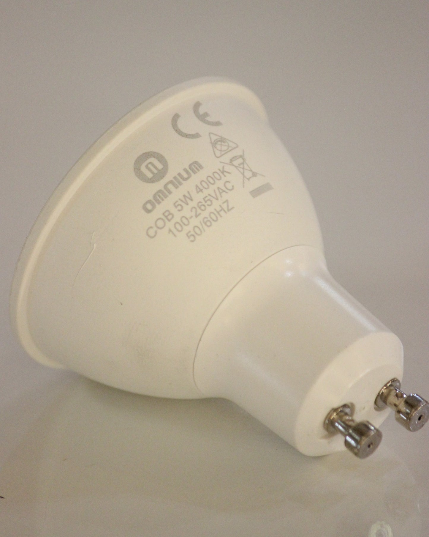 OM/112854 | مصباح LED COB GU10 من أومنيوم، 5 واط، مستمر - 4000 كلفن