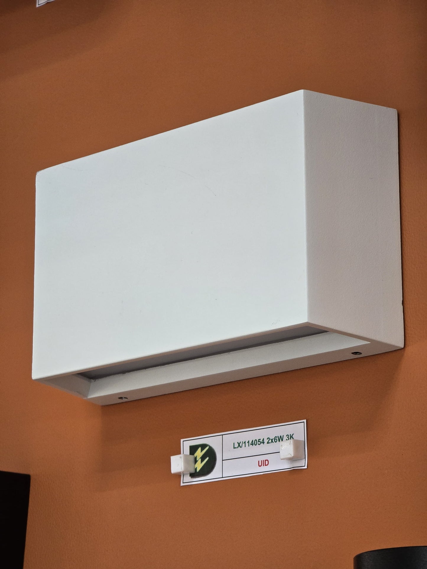 LX/114054 | LUMAX UP & DOWN LIGHT LED 2*6W - 3K MATT WHITE