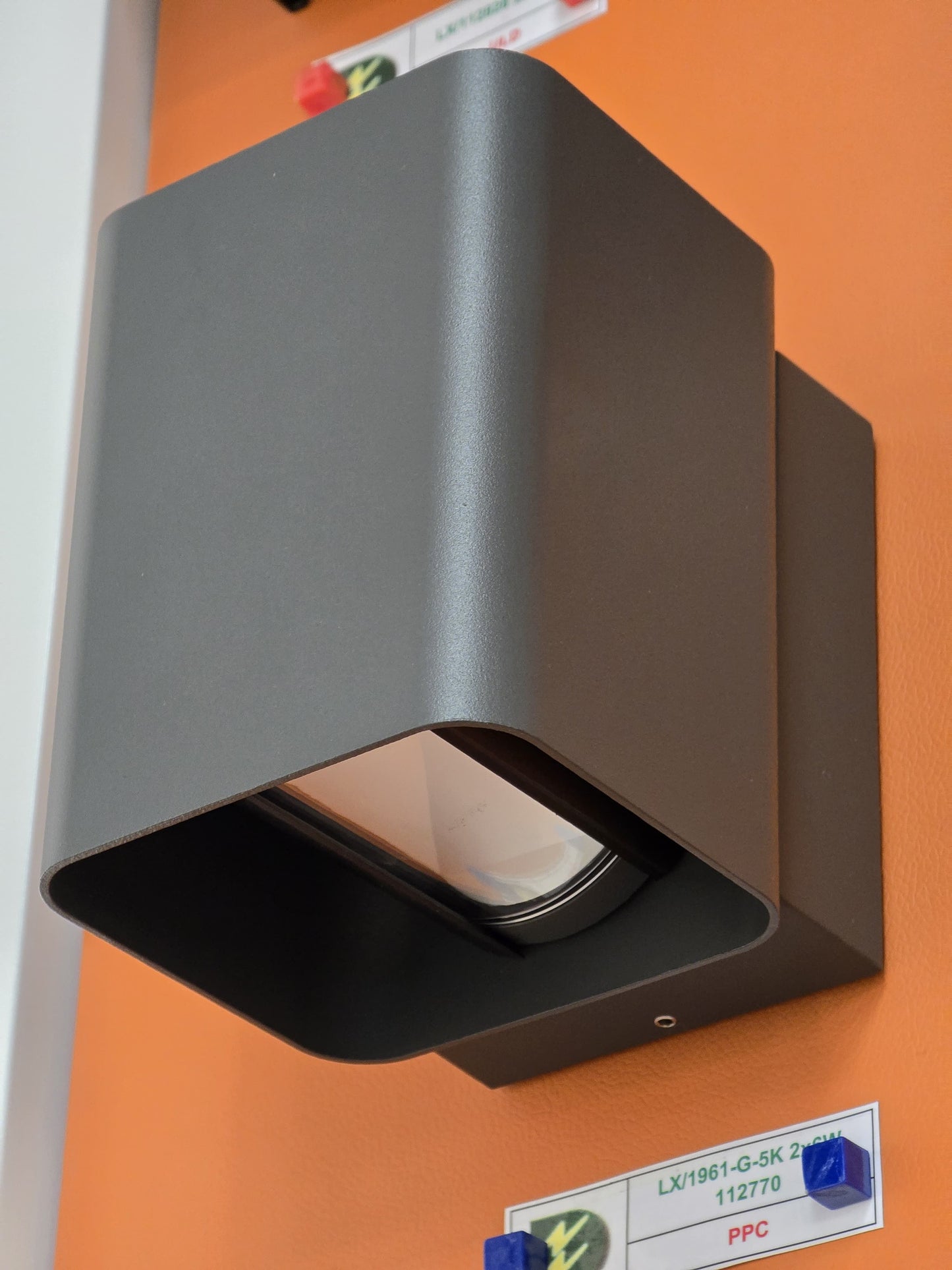 LX/112770 | LUMAX ADJUSTABLE UP & DOWN LIGHT LED 2*6W | 5K/4K/3K DARK GREY