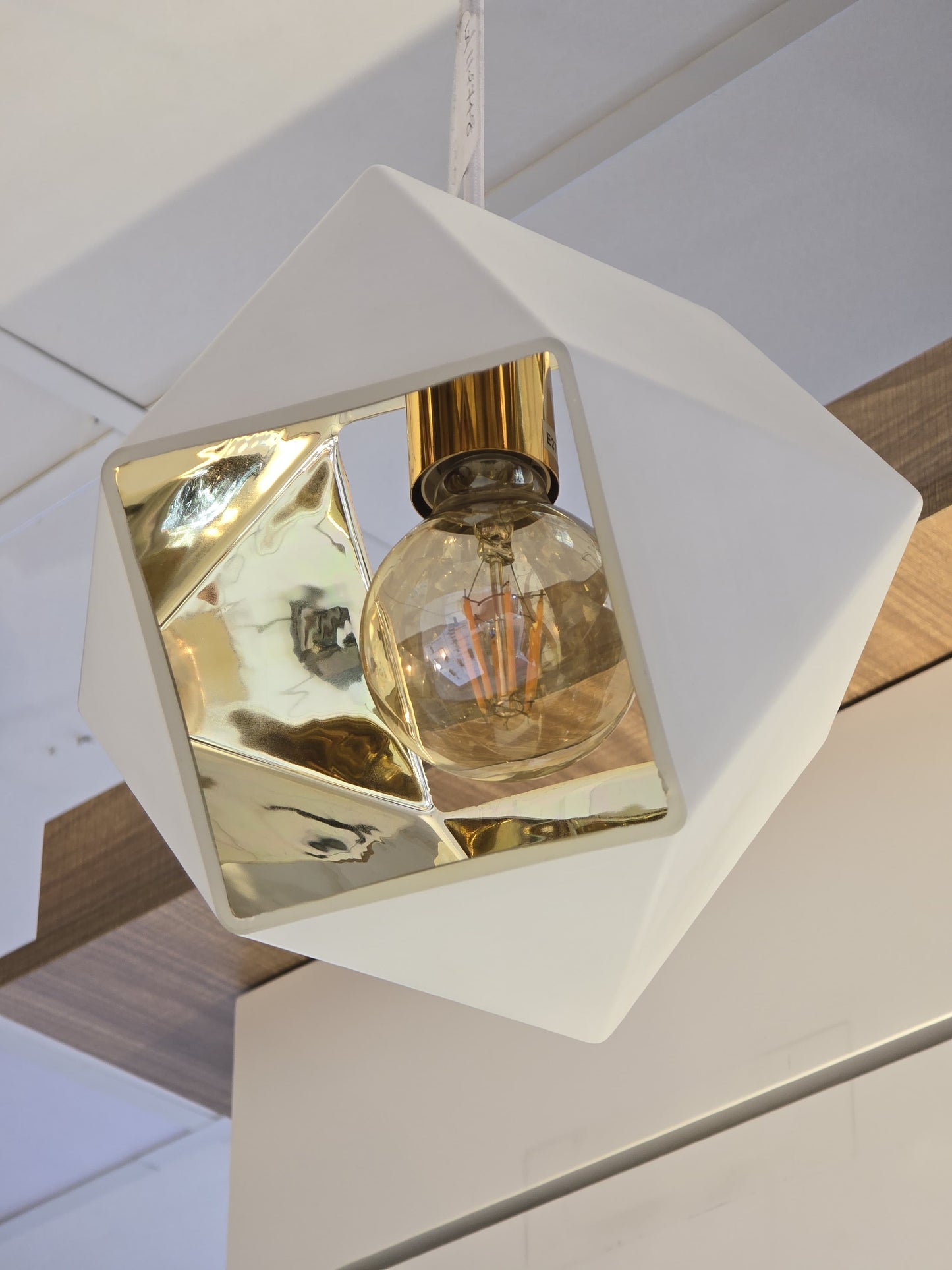 LX/112748 | LUMAX PENDANT LIGHT E27