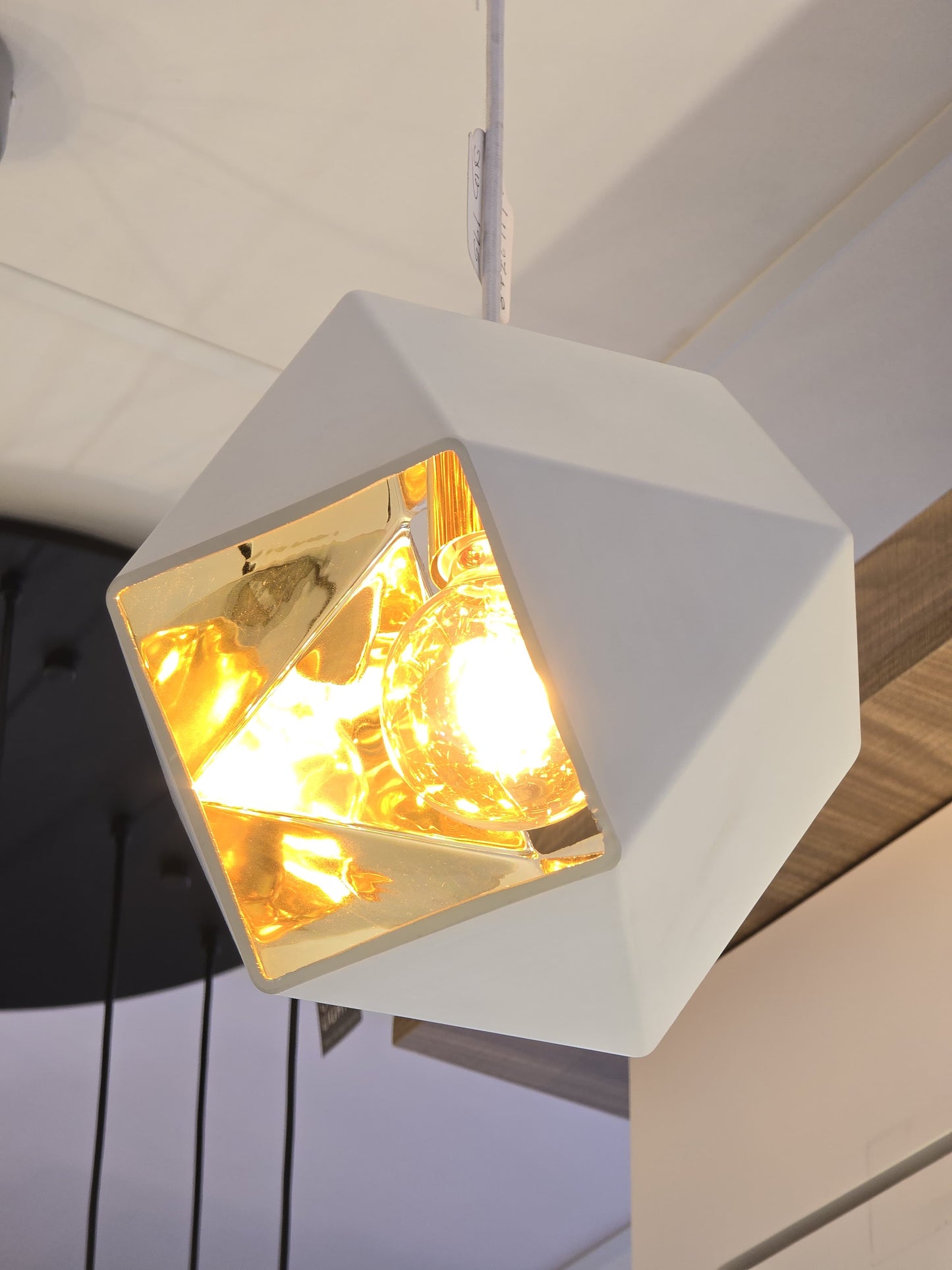 LX/112748 | LUMAX PENDANT LIGHT E27