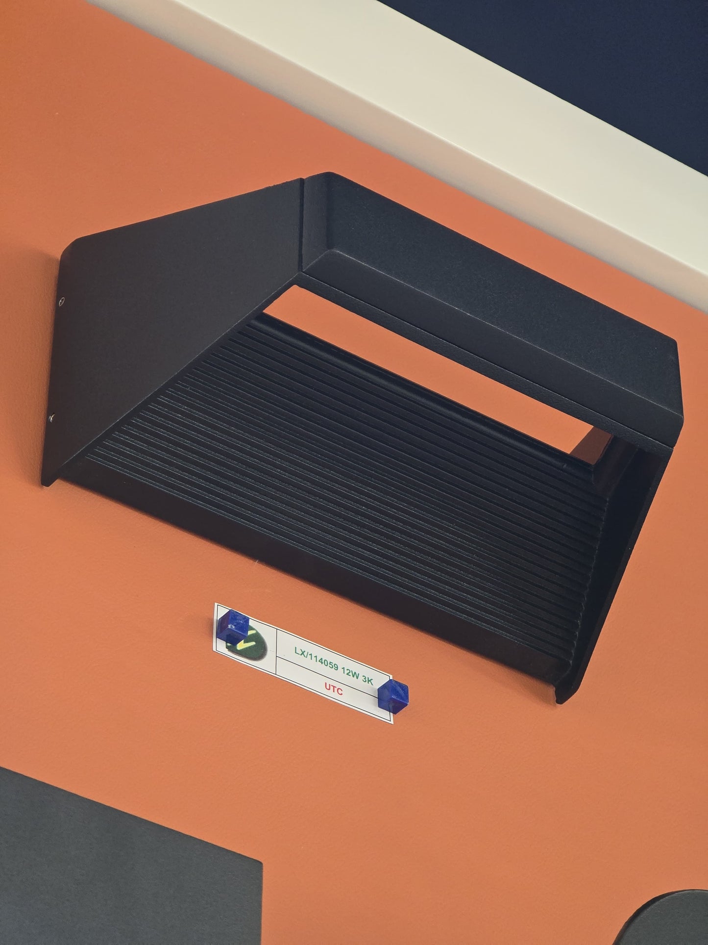 LX/114059 | LUMAX UP & DOWN LIGHT IP65 LED 12W - 3K MATT BLACK