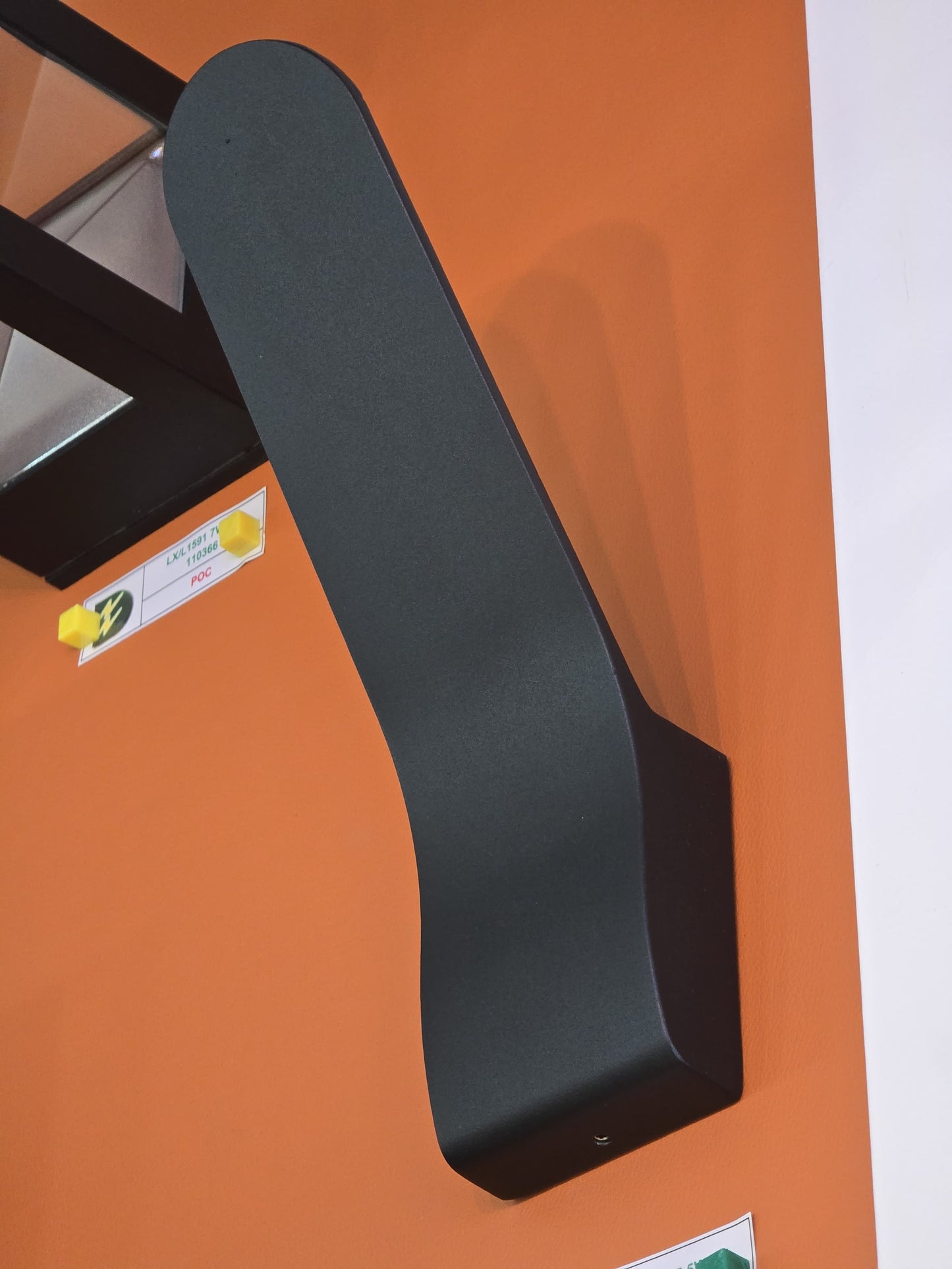 LX/114061 | LUMAX WALL LIGHT IP65 LED 7.5W - 3K & 4K MATT BLACK