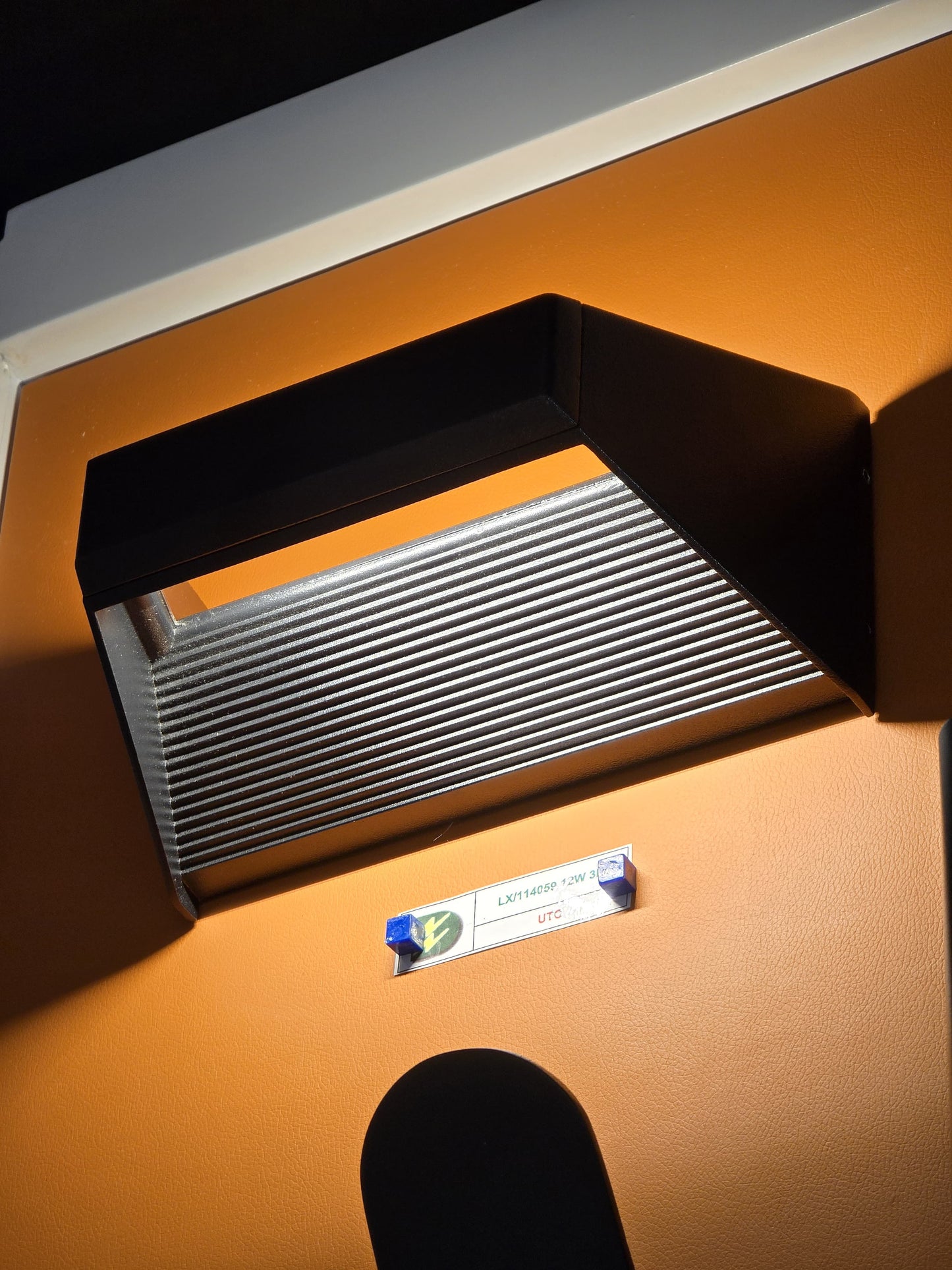 LX/114059 | LUMAX UP & DOWN LIGHT IP65 LED 12W - 3K MATT BLACK