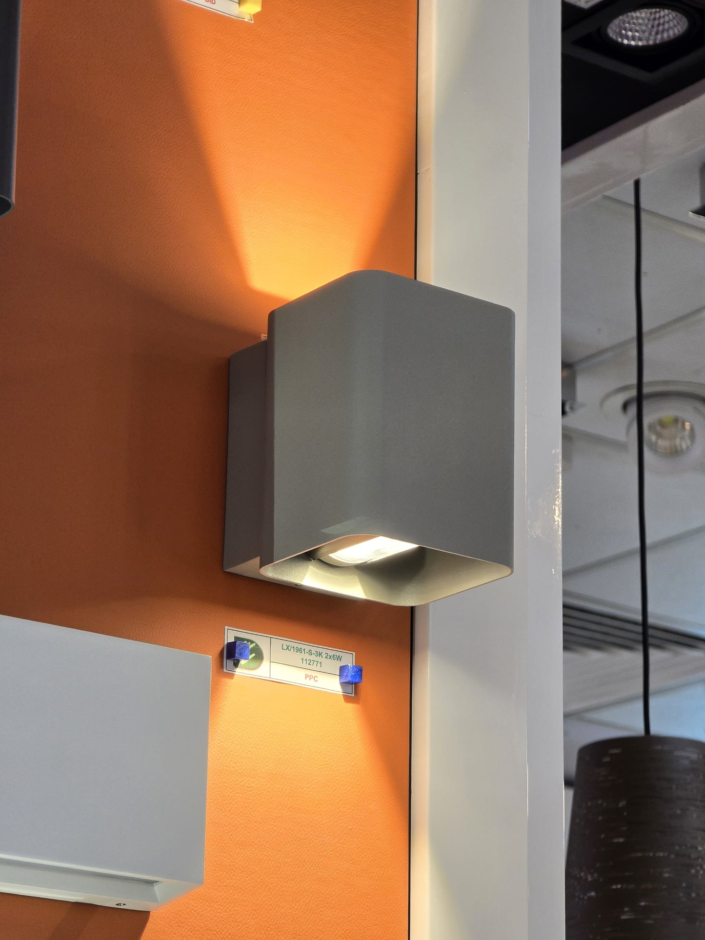 LX/112771 | LUMAX UP & DOWN LIGHT LED 2*6W | 3K/4K SILVER