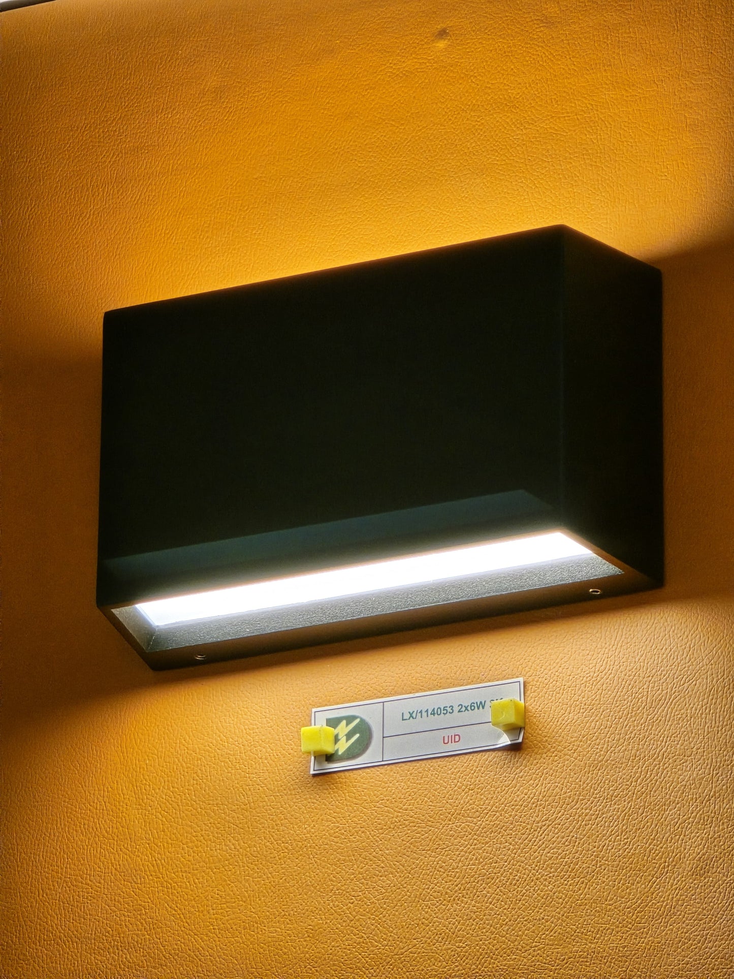 LX/114053 | LUMAX UP & DOWN LIGHT IP65 LED 2*6W - 3K MATT BLACK