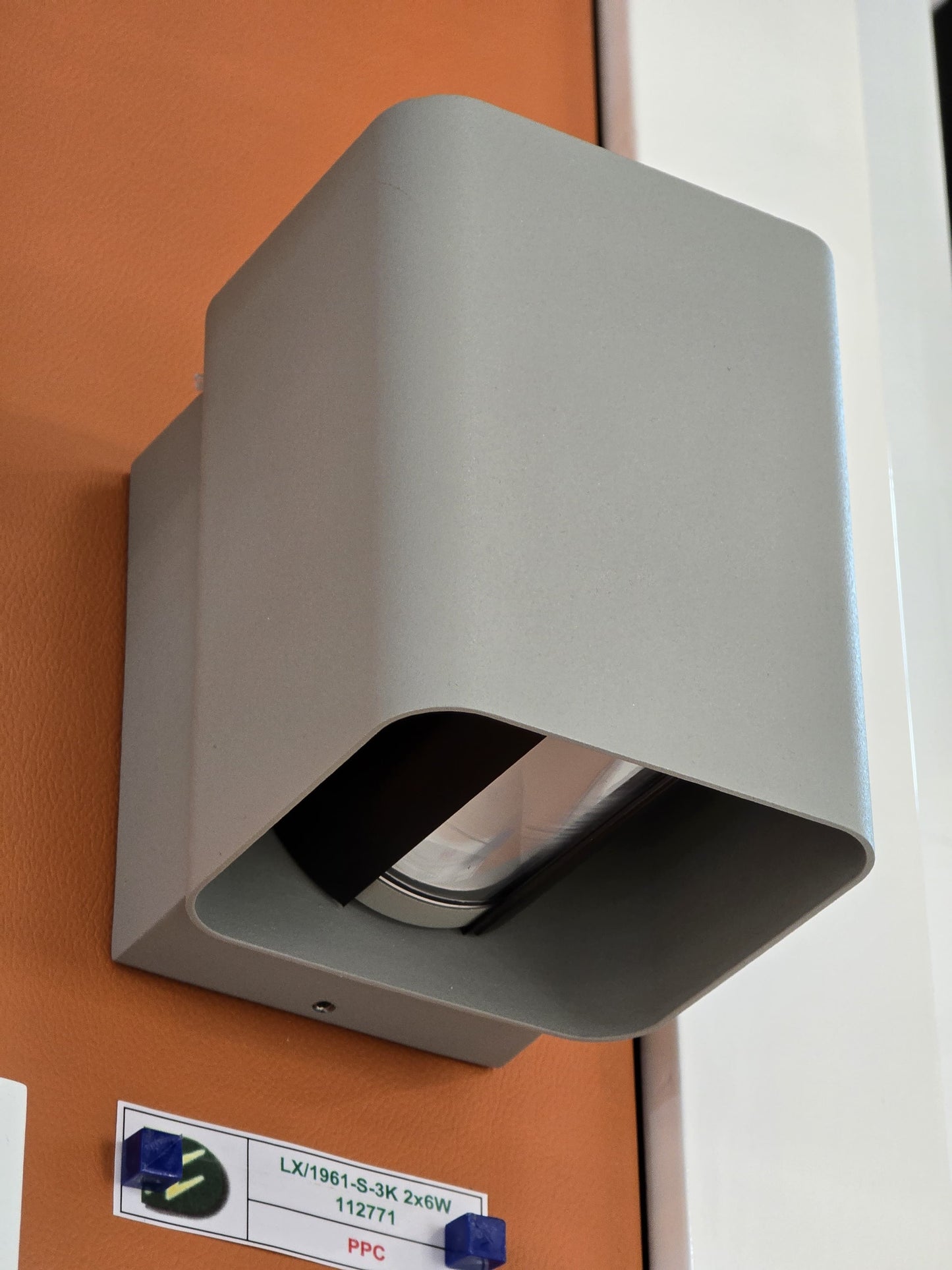 LX/112771 | LUMAX UP & DOWN LIGHT LED 2*6W | 3K/4K SILVER