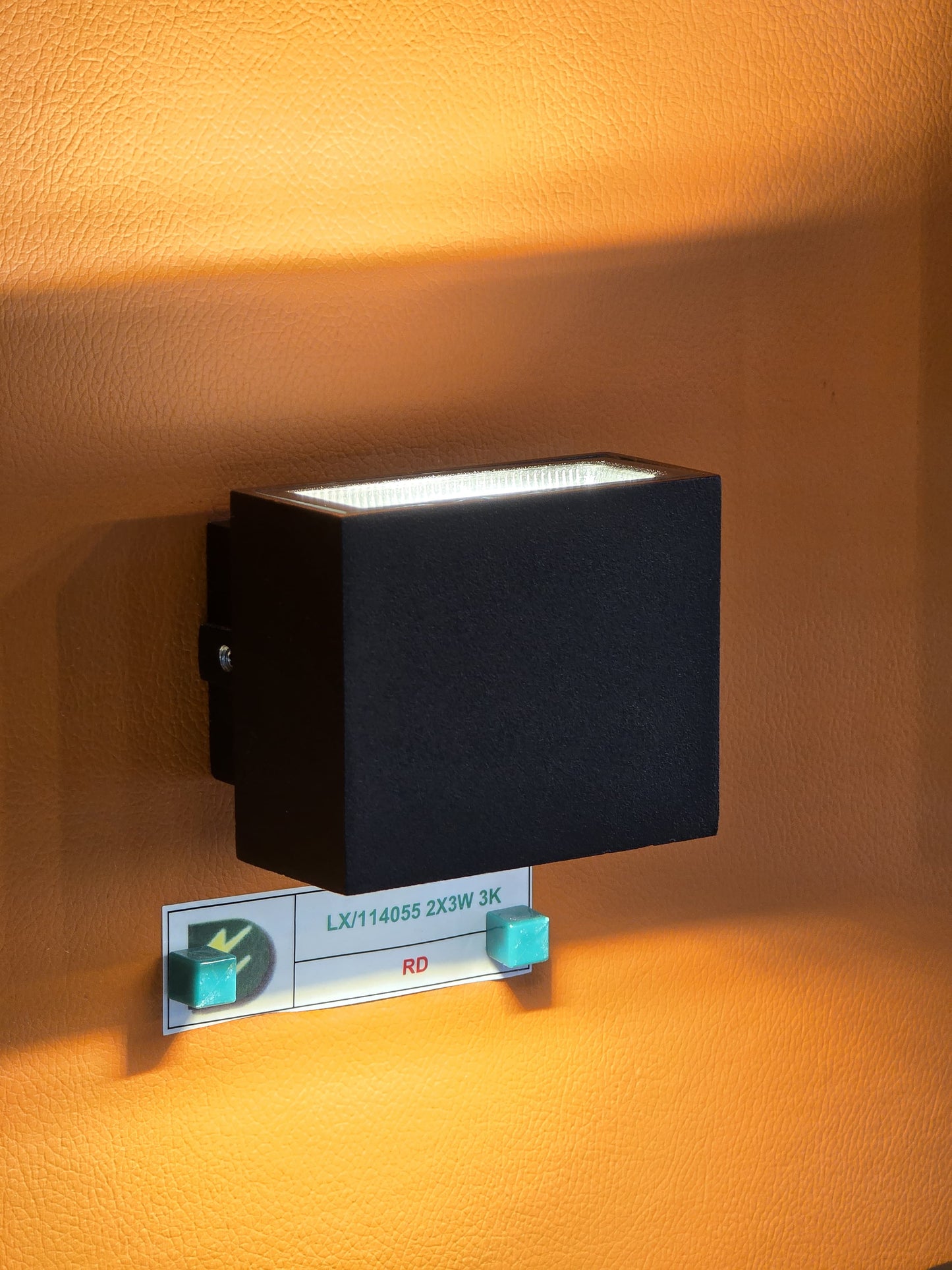 LX/114055 | LUMAX UP & DOWN LIGHT IP65 LED 2*3W - 3K MATT BLACK