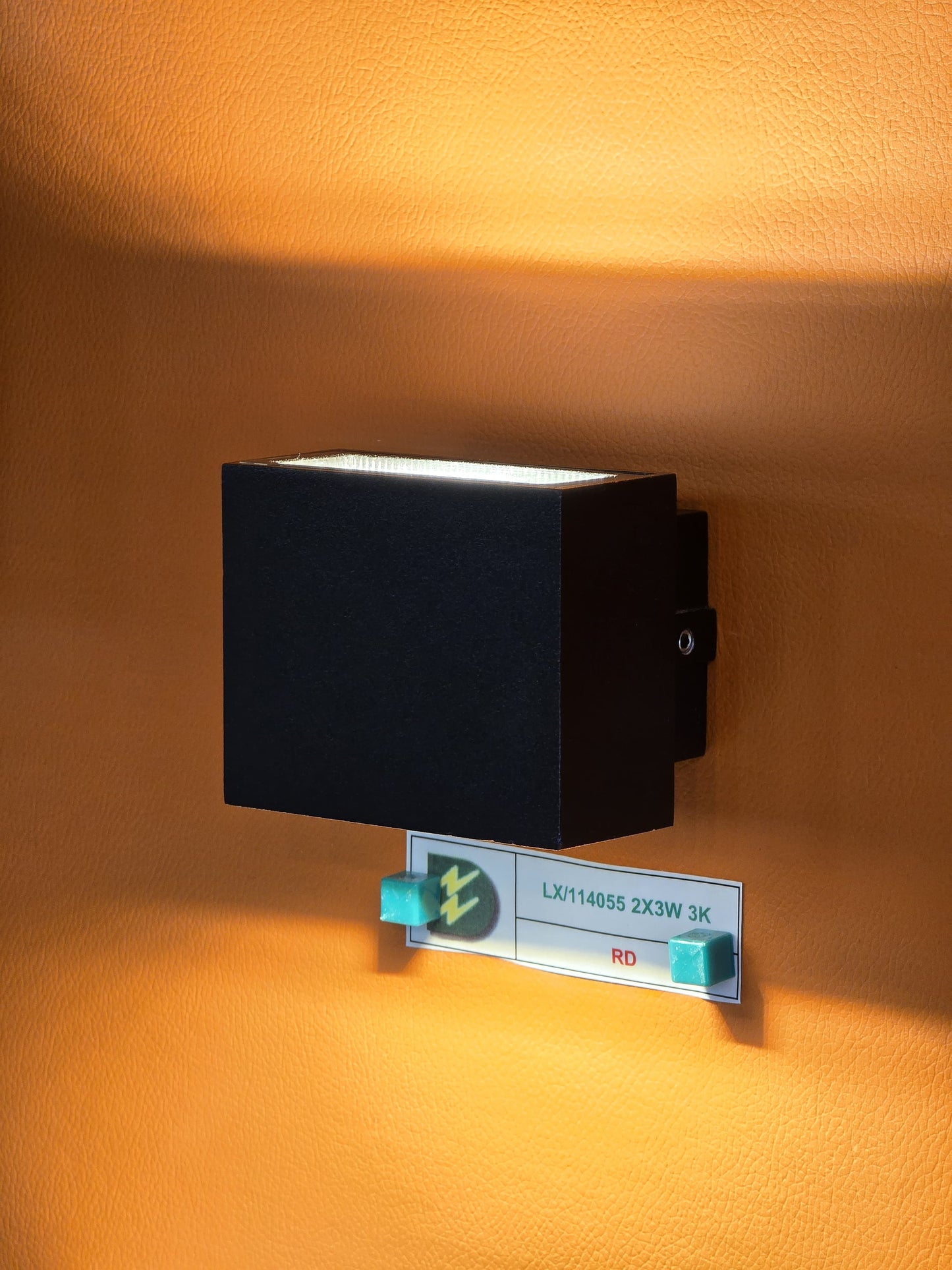 LX/114055 | LUMAX UP & DOWN LIGHT IP65 LED 2*3W - 3K MATT BLACK
