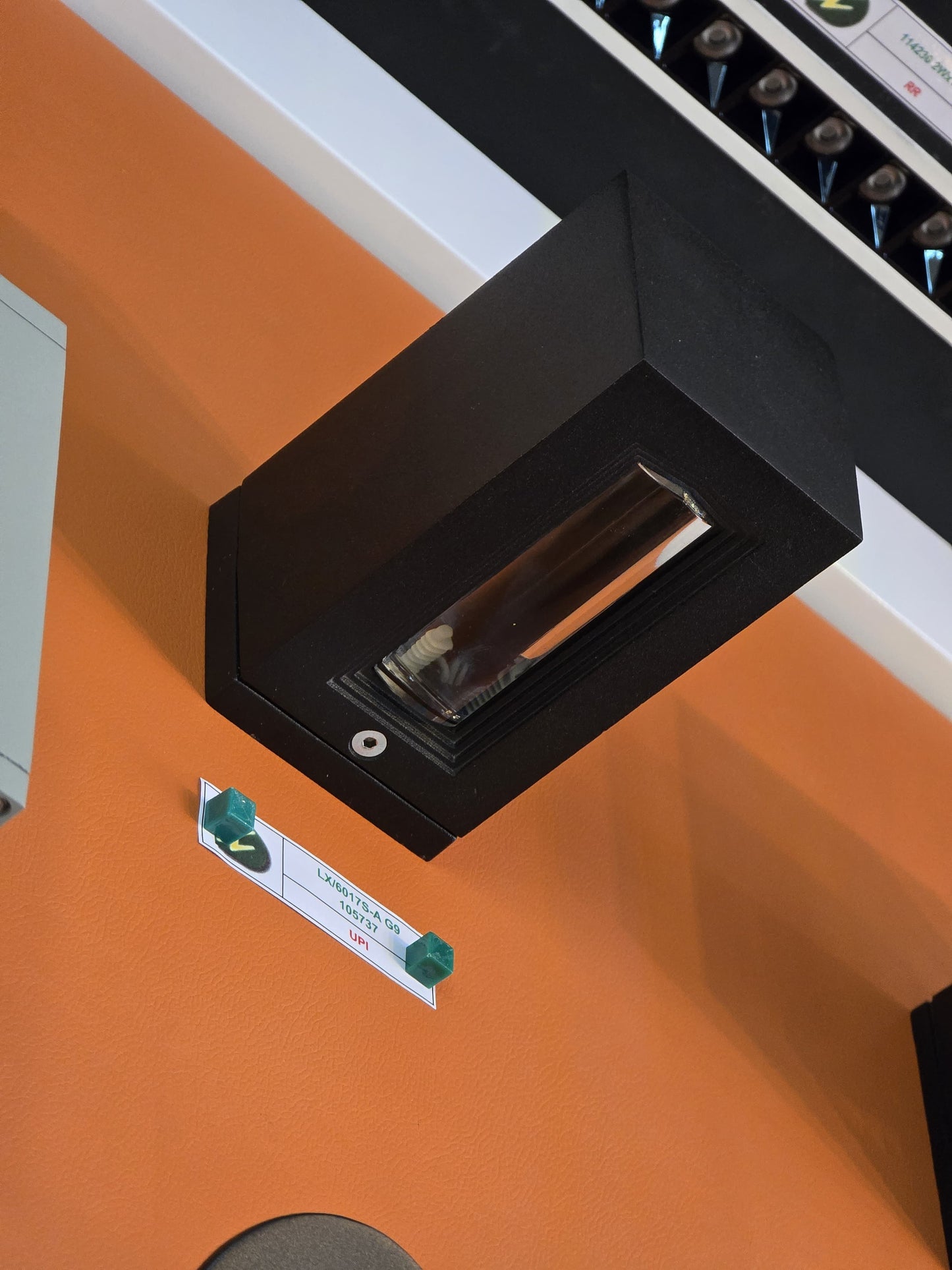 LX/105737 | LUMAX UP & DOWN LIGHT 1*G9 2WAY - MATT BLACK