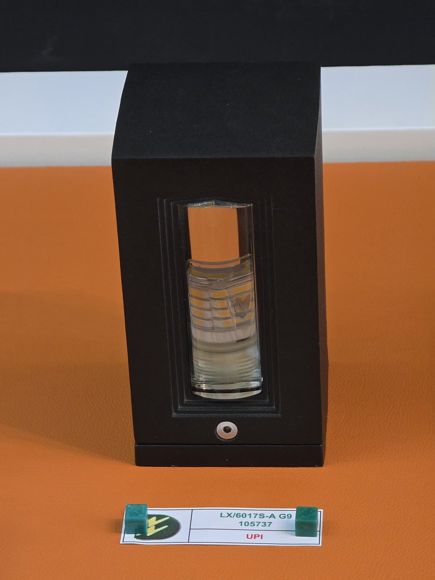 LX/105737 | LUMAX UP & DOWN LIGHT 1*G9 2WAY - MATT BLACK