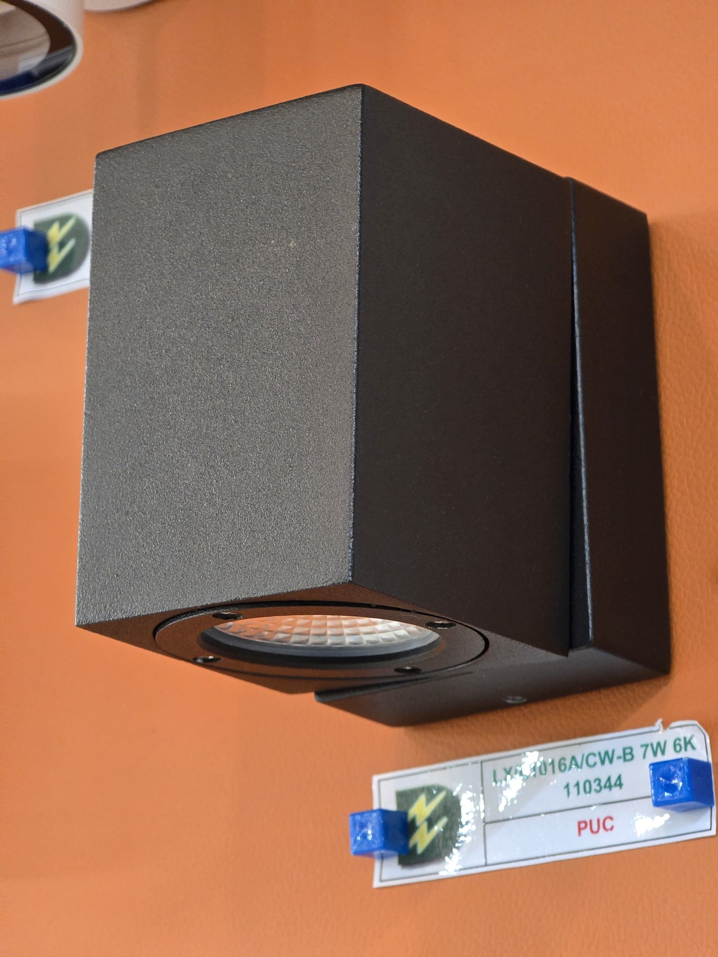 LX/110344 | LUMAX WALL LIGHT 1*7W LED - 6K MATT BLACK