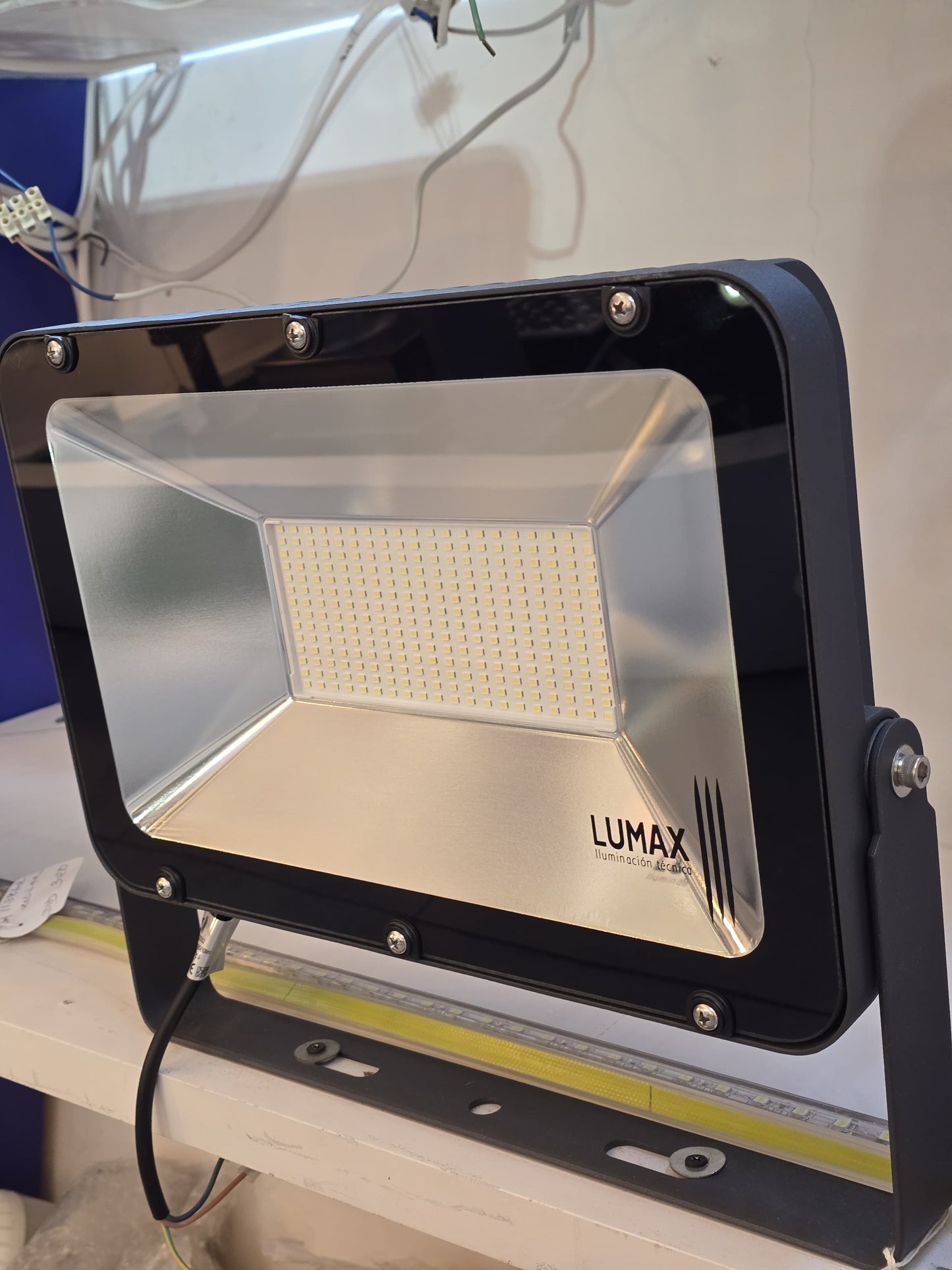 LX/113862 | LUMAX FLOOD LIGHT SMD LED 200W - SAND GREY