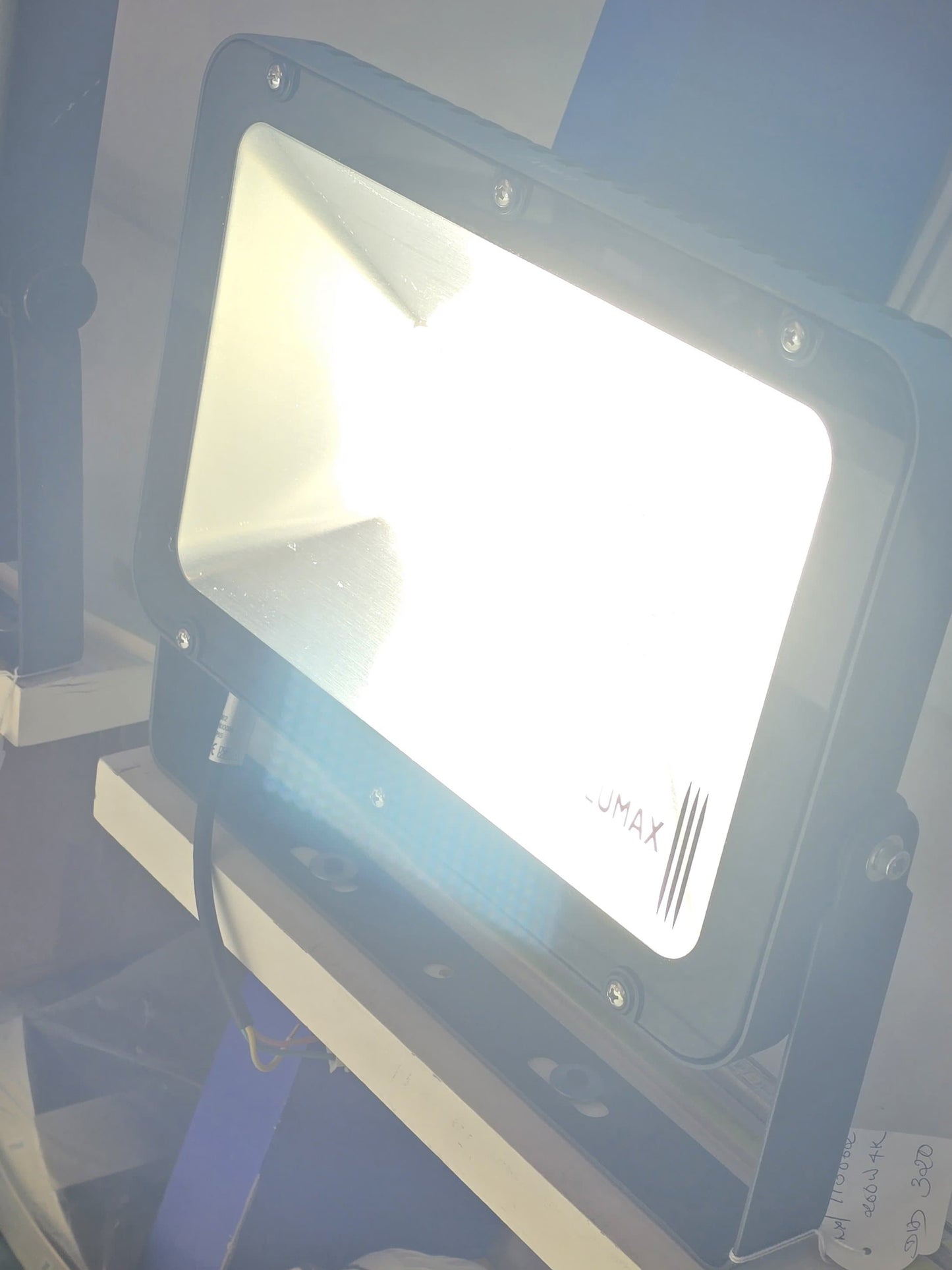 LX/113862 | LUMAX FLOOD LIGHT SMD LED 200W - SAND GREY