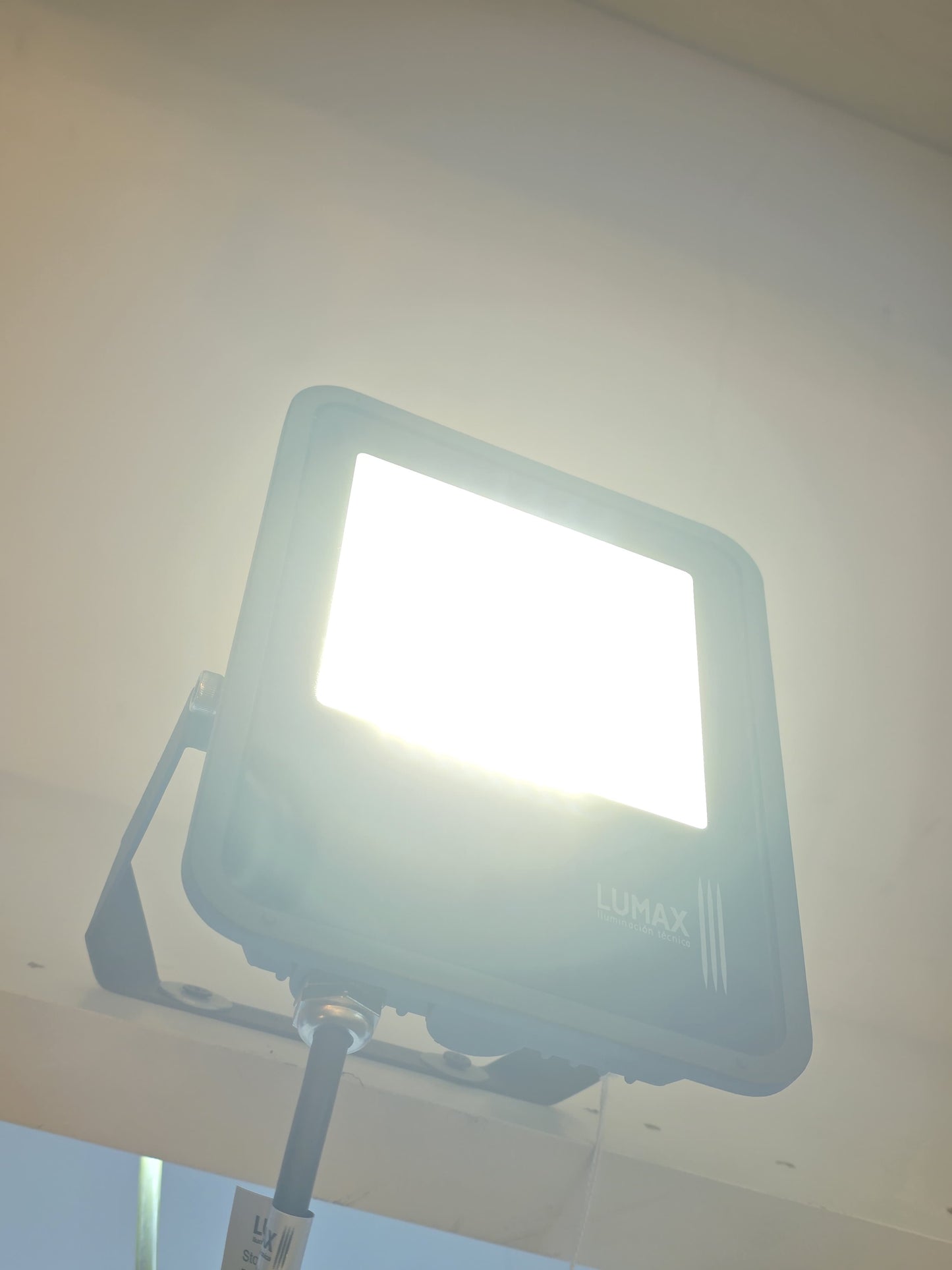 LX/112347 | LUMAX FLOOD LIGHT SMD LED 50W - SAND GREY