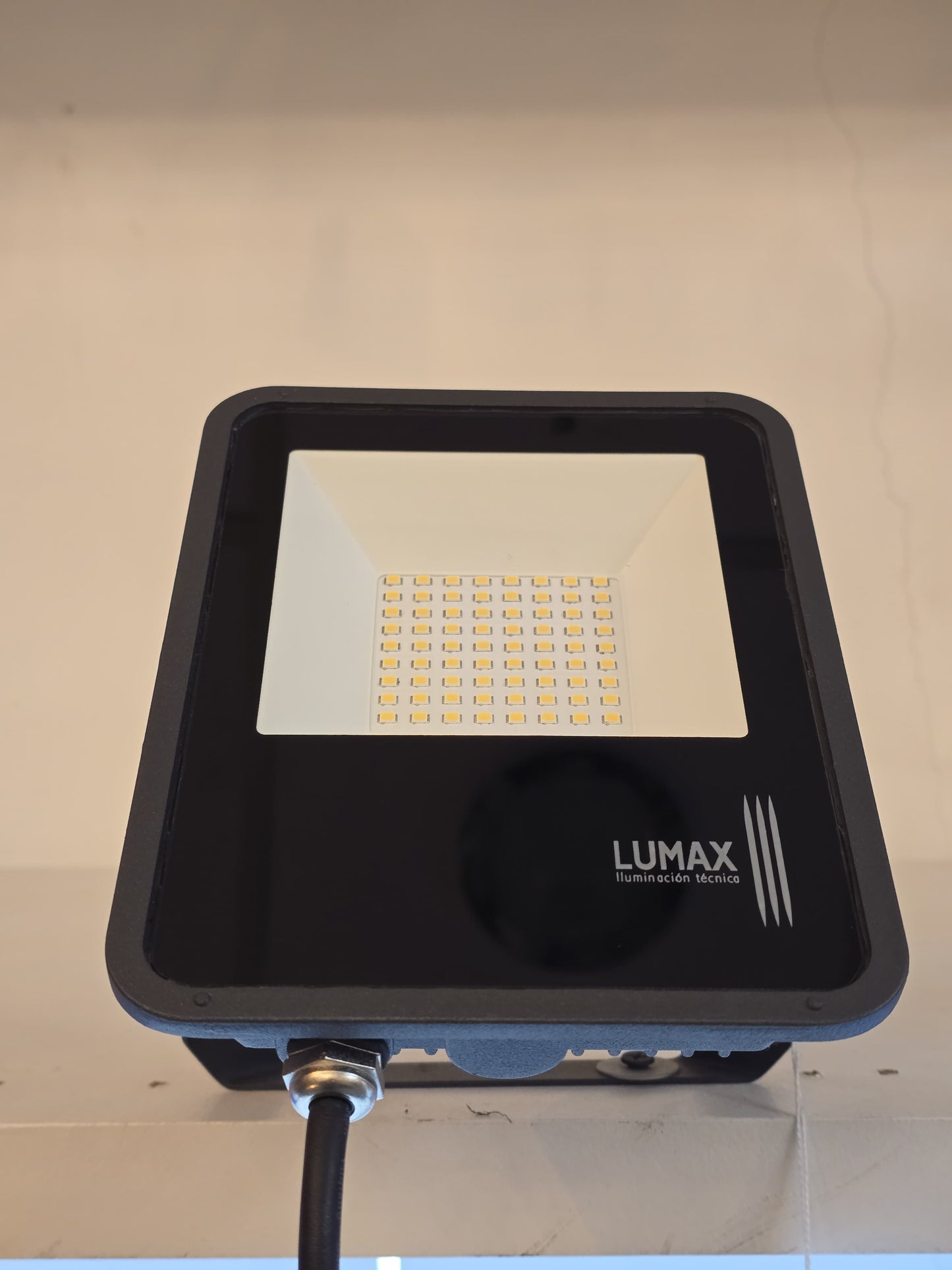 LX/112347 | LUMAX FLOOD LIGHT SMD LED 50W - SAND GREY