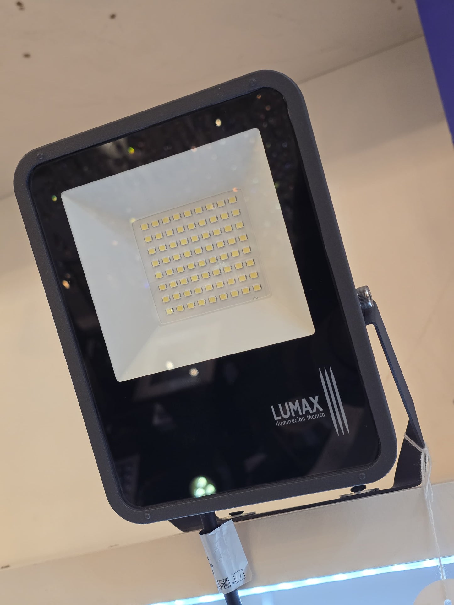 LX/112347 | LUMAX FLOOD LIGHT SMD LED 50W - SAND GREY