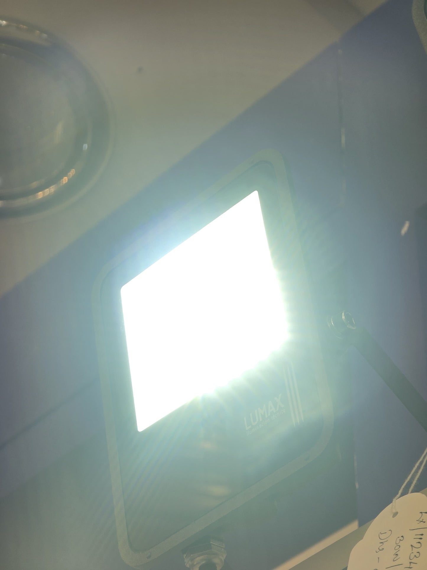 LX/112345 | LUMAX FLOOD LIGHT SMD LED 30W - SAND GREY