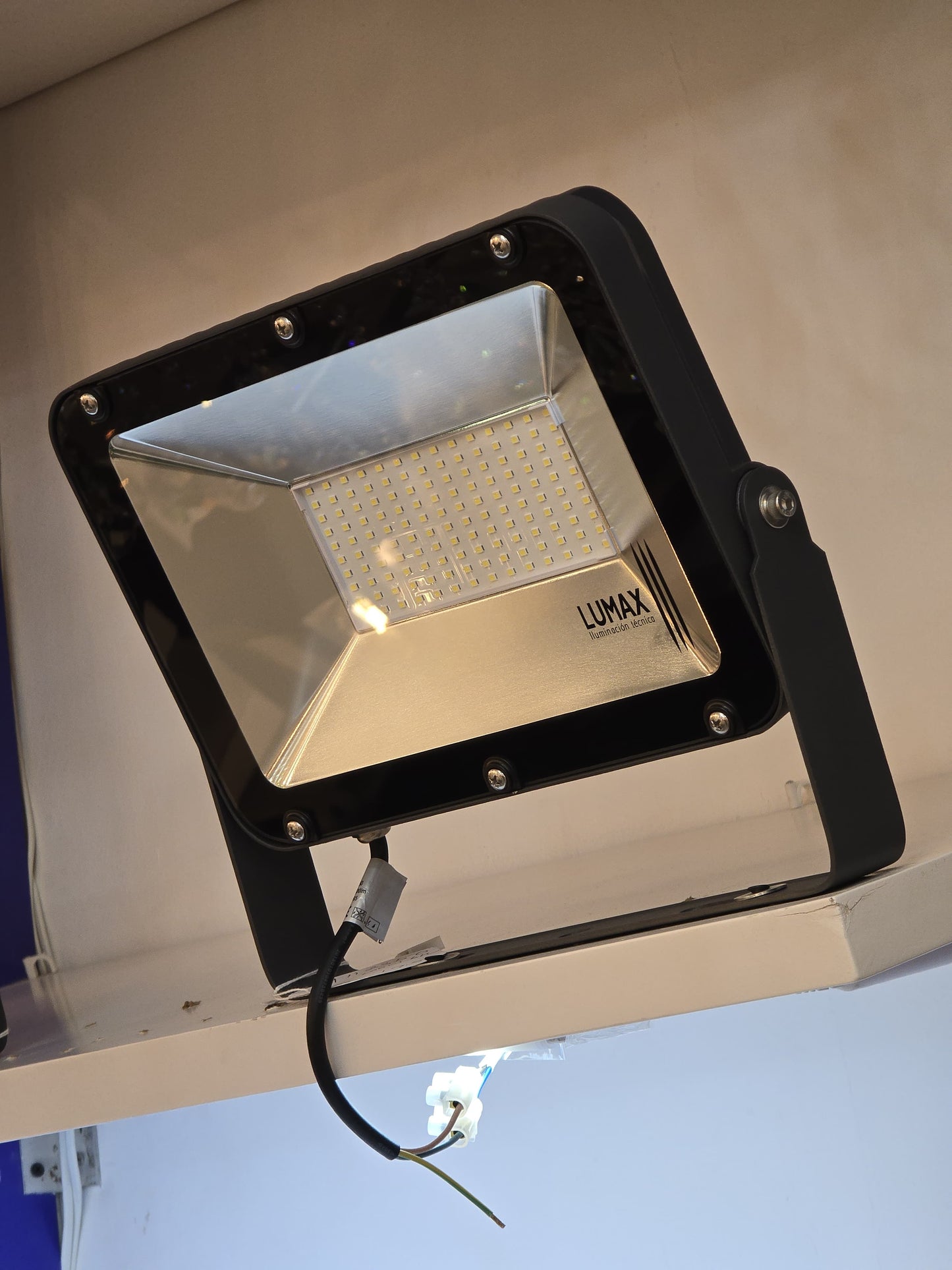LX/112349 | LUMAX FLOOD LIGHT SMD LED 100W - SAND GREY