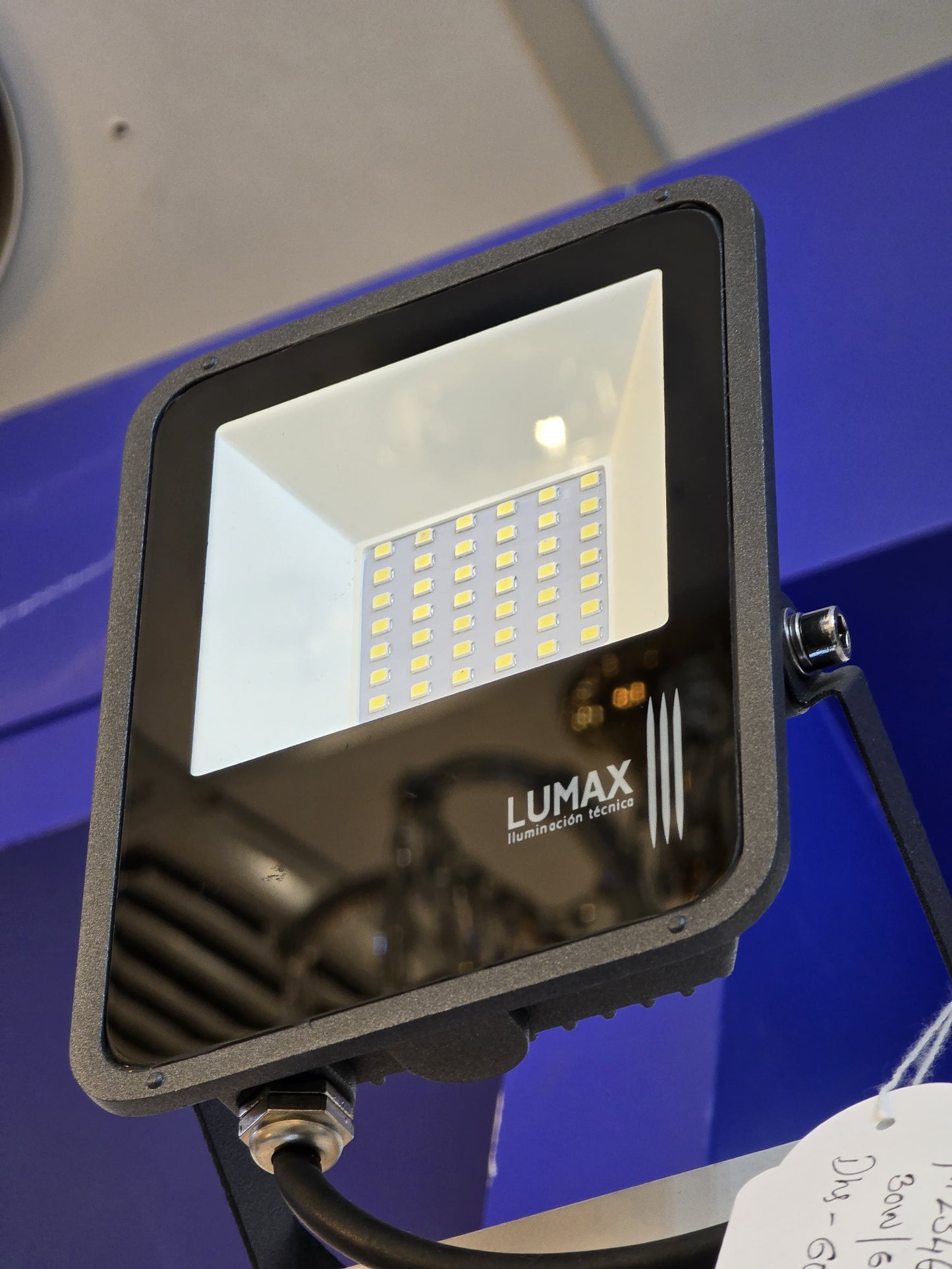 LX/112345 | LUMAX FLOOD LIGHT SMD LED 30W - SAND GREY