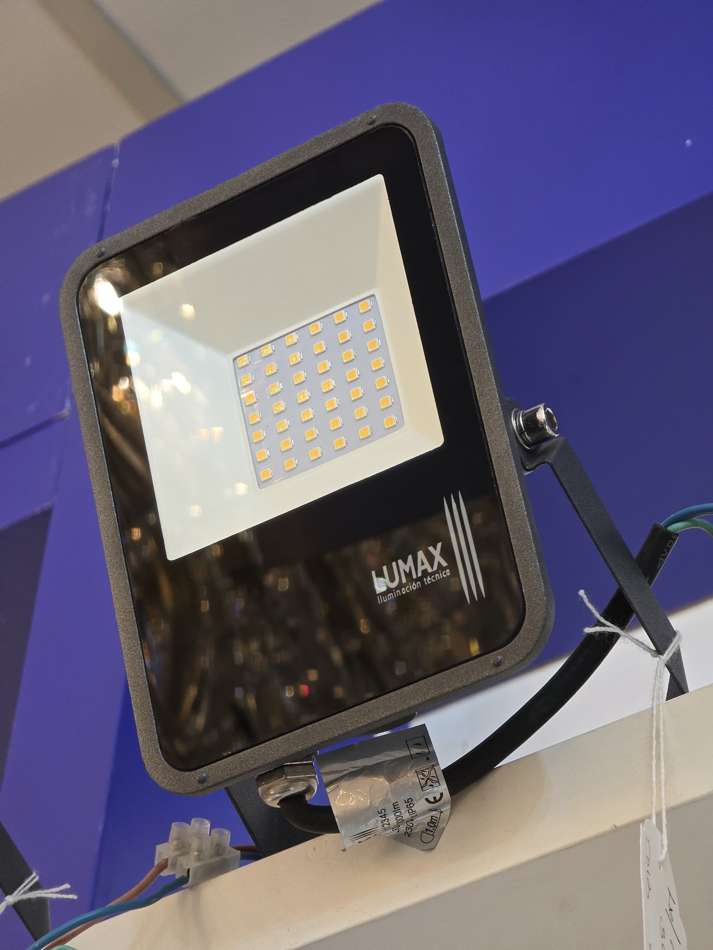 LX/112345 | LUMAX FLOOD LIGHT SMD LED 30W - SAND GREY