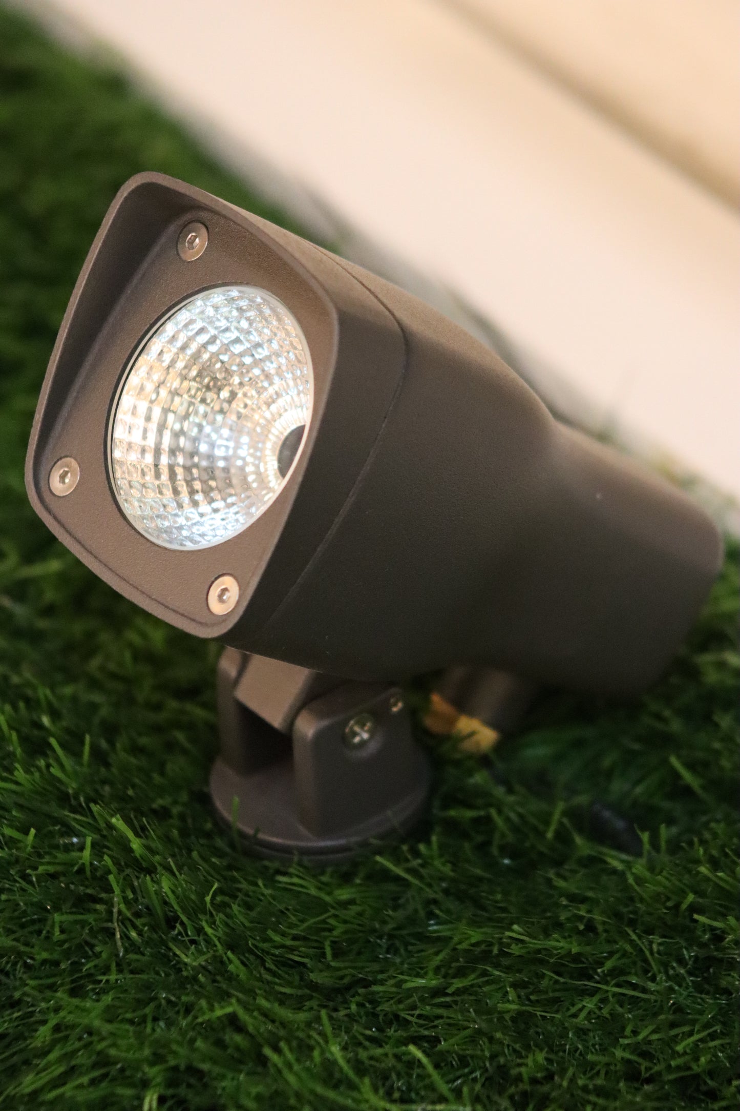 LX/110657 | LUMAX SPIKE LIGHT 5W LED 3K - DARK GREY